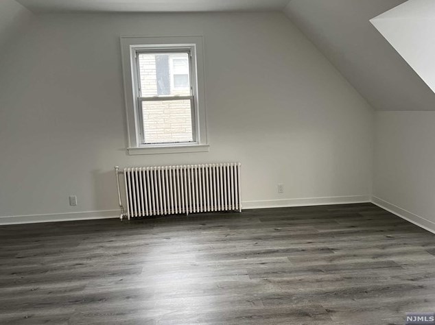 40 Hickory Ave, Bergenfield NJ  07621-4608 exterior