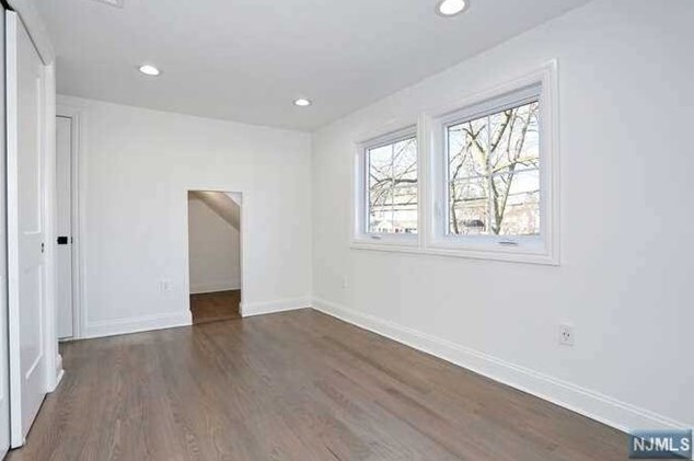 325 Liberty Ave, Hillsdale NJ  07642-2424 exterior
