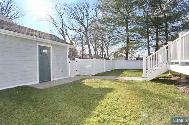 325 Liberty Ave, Hillsdale NJ  07642-2424 exterior