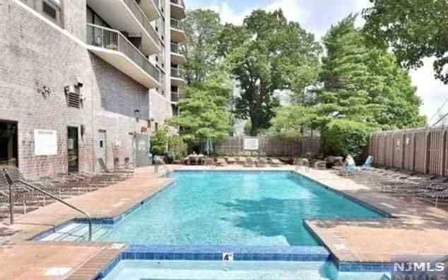 770 Anderson Ave, Cliffside Park NJ  07010-2177 exterior