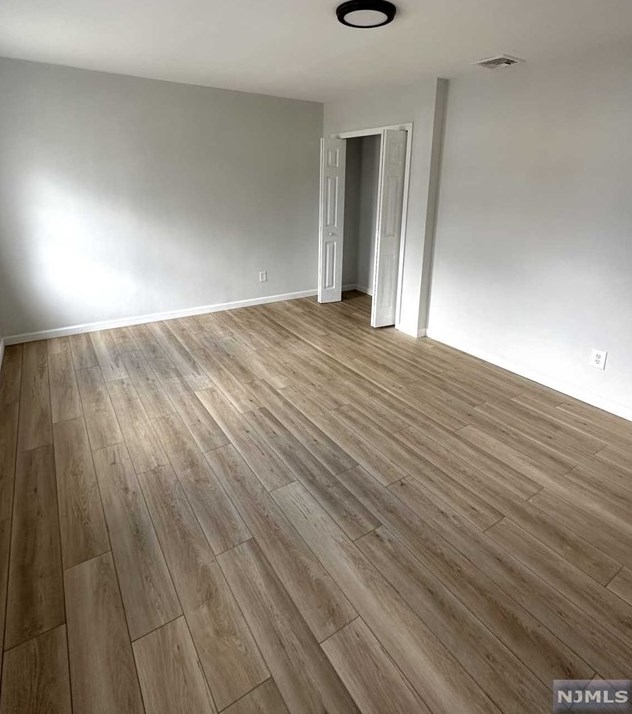224 E Fort Lee Rd, Bogota, NJ 07603