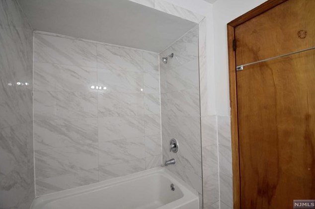 166 Morningside Ln, Palisades Park NJ exterior