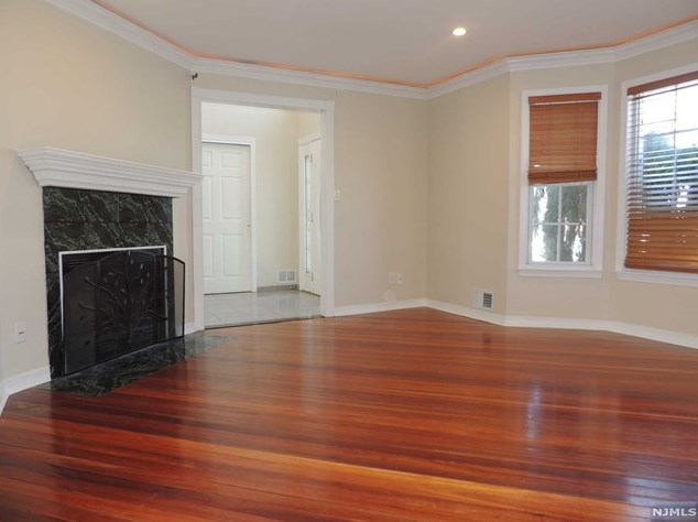 779 Livingston Ct, Paramus NJ  07652-4255 exterior