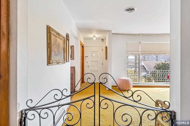 1347 Oleri Ter, West Fort Lee NJ  07024-5257 exterior