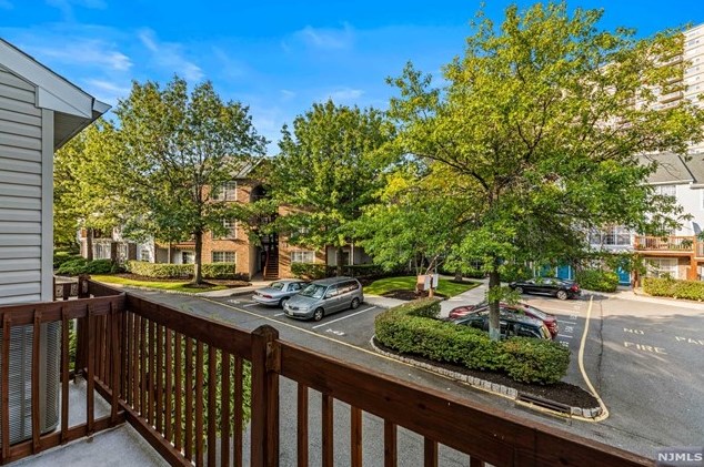 257 Village Circle Dr, West Fort Lee NJ 07024-2109 exterior