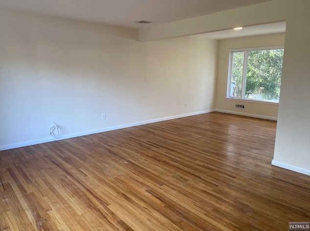 190 Sussex Rd, Westwood NJ  07676-4919 exterior