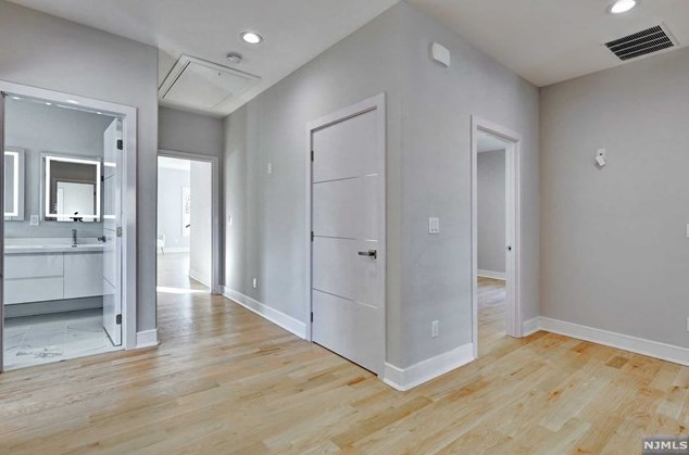 76 Passaic Ave, Rutherford NJ 07070-2059 exterior