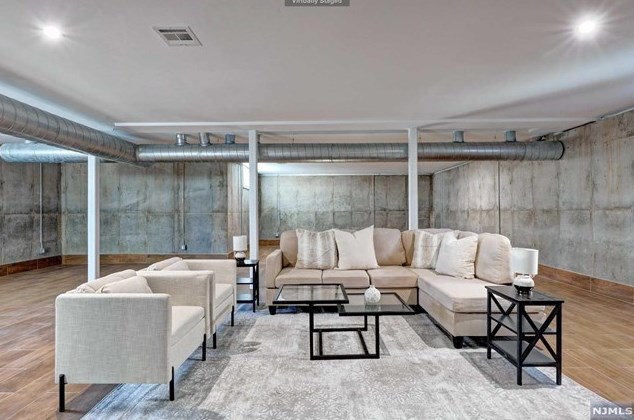 76 Passaic Ave, Rutherford NJ 07070-2059 exterior