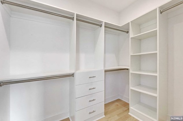 76 Passaic Ave, Rutherford NJ 07070-2059 exterior