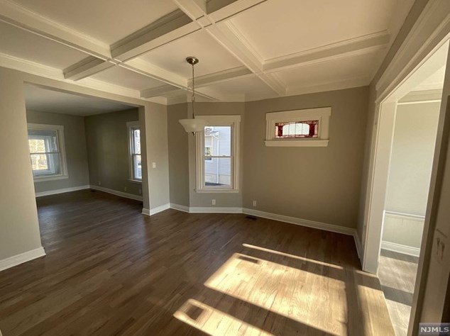 204 Fern Ave, Lyndhurst NJ  07071-2124 exterior