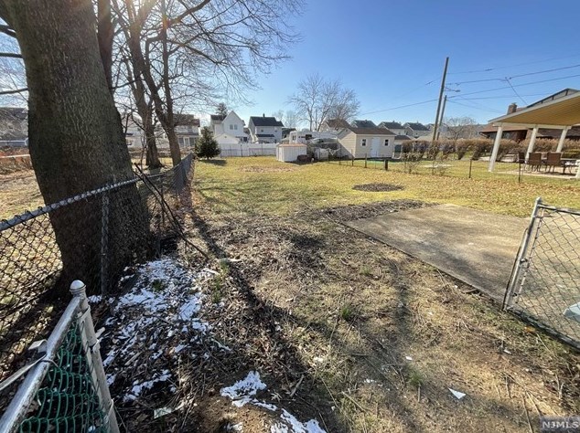 204 Fern Ave, Lyndhurst NJ  07071-2124 exterior