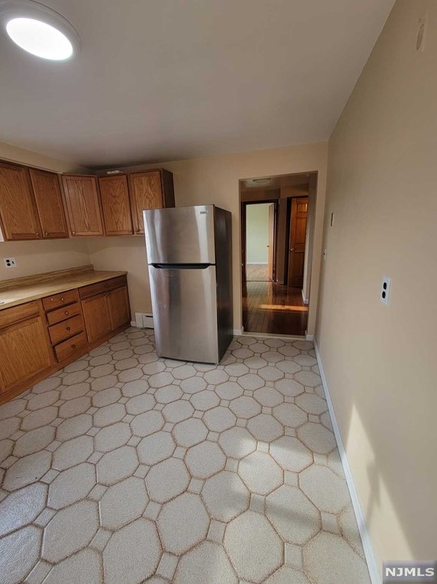 470 Thomas Ave, Lyndhurst NJ  07071-3155 exterior