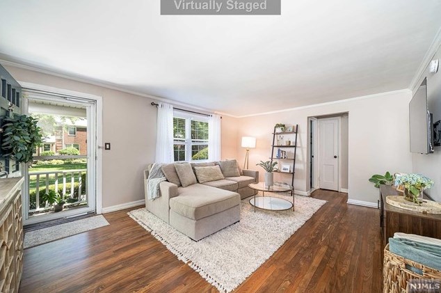 56 Clark Ct, Rutherford NJ  07070-1302 exterior