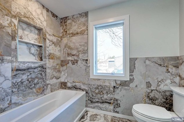 109 Hartland Ave, Emerson NJ  07630-1209 exterior