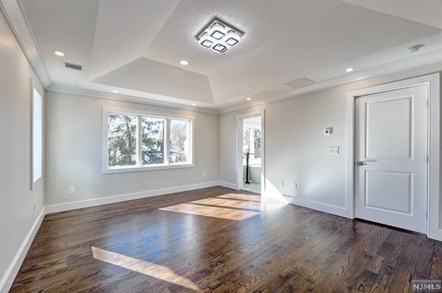 109 Hartland Ave, Emerson NJ  07630-1209 exterior