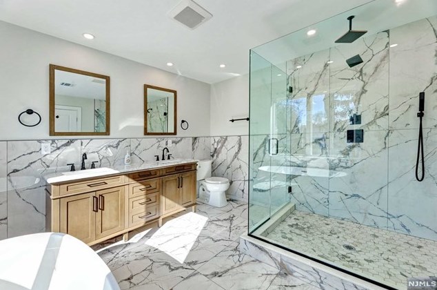 109 Hartland Ave, Emerson NJ  07630-1209 exterior