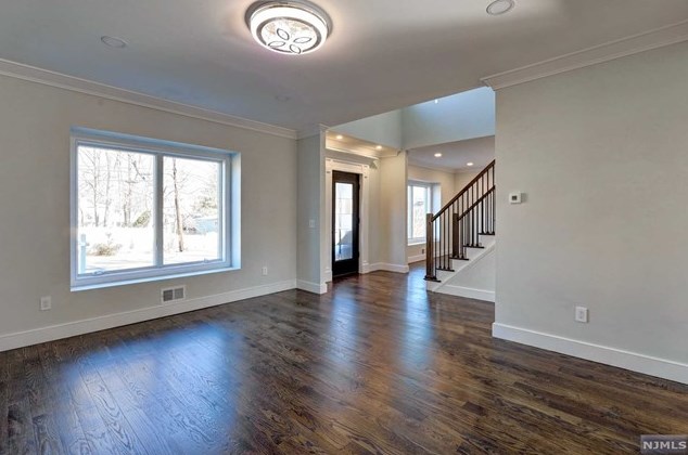 109 Hartland Ave, Emerson NJ  07630-1209 exterior