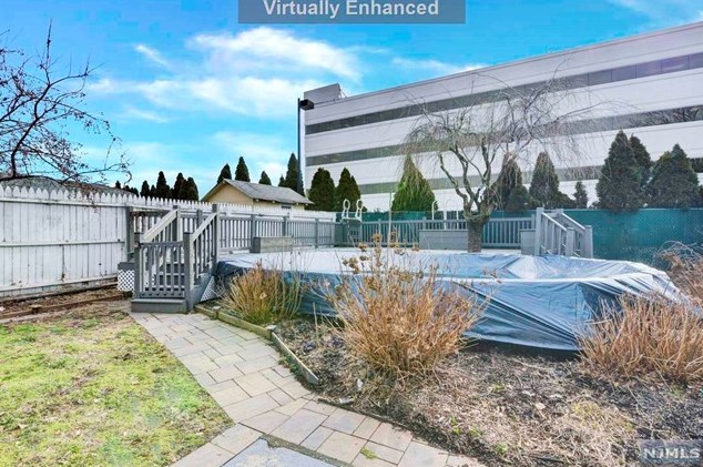 12 Locust St, Elmwood Park NJ  07407-1327 exterior
