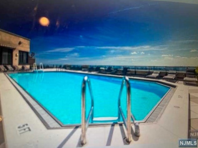 900 Palisade Ave, West Fort Lee NJ  07024-4135 exterior