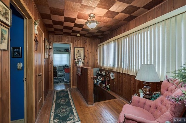 25 Johnston St, Washington NJ  07882-1437 exterior
