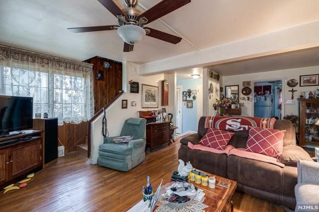 25 Johnston St, Washington NJ  07882-1437 exterior