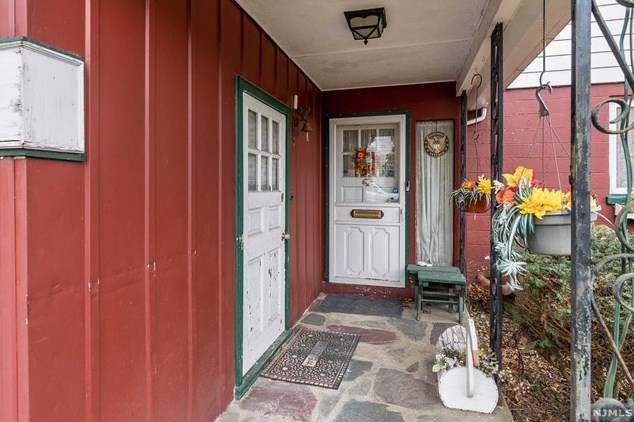 25 Johnston St, Washington NJ  07882-1437 exterior