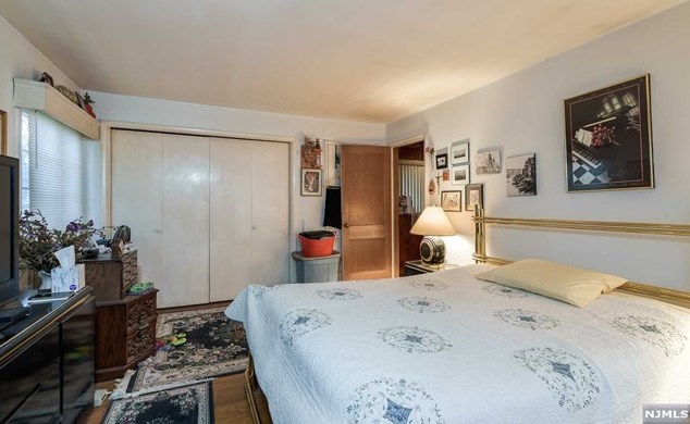 25 Johnston St, Washington NJ  07882-1437 exterior