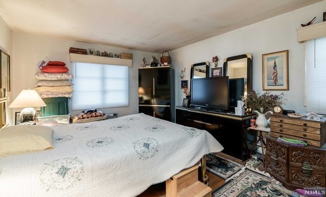 25 Johnston St, Washington NJ  07882-1437 exterior