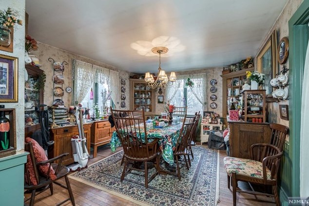 25 Johnston St, Washington NJ  07882-1437 exterior