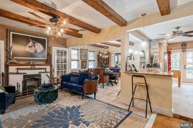 208 Jackson Ave, Rutherford NJ  07070-1817 exterior