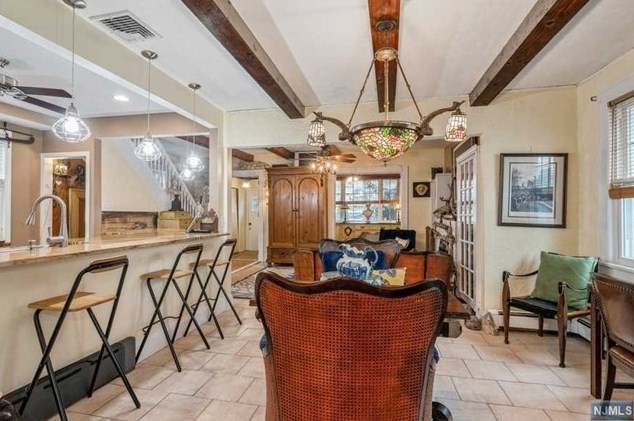 208 Jackson Ave, Rutherford NJ  07070-1817 exterior