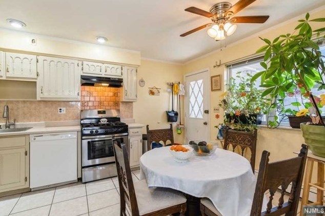 17 Short St, West Fort Lee NJ 07024-4013 exterior