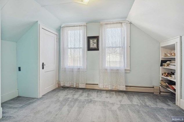 61 Elizabeth Ave, Elmwood Park NJ  07407-3019 exterior