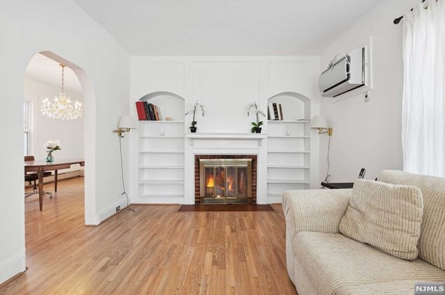 61 Elizabeth Ave, Elmwood Park NJ  07407-3019 exterior