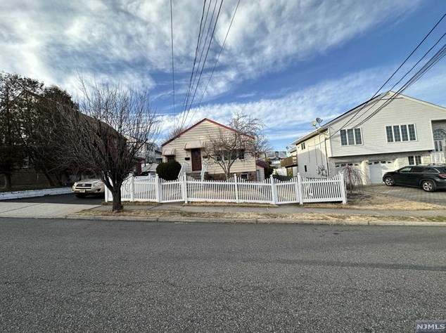 9 Hamilton Ave, Lodi NJ  07644-1226 exterior