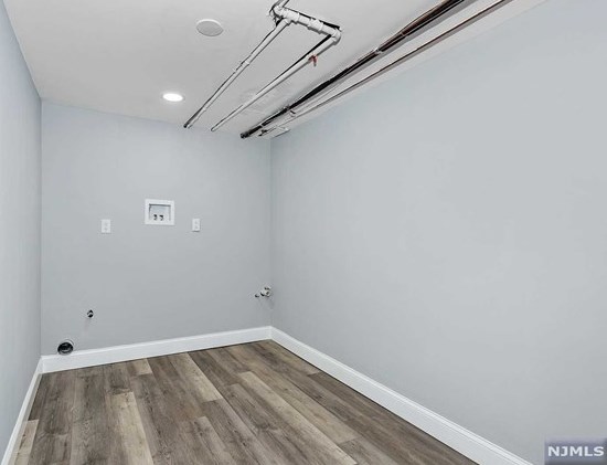 348 Wilson Ave, Lyndhurst NJ  07071-3324 exterior