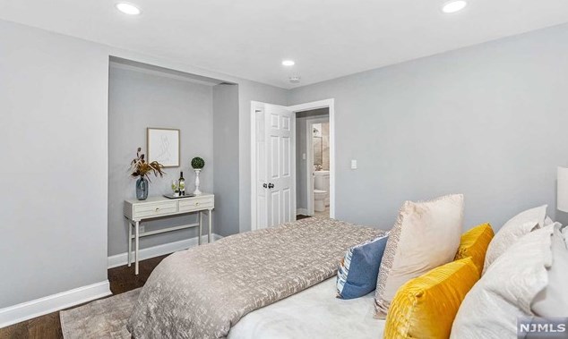 348 Wilson Ave, Lyndhurst NJ  07071-3324 exterior