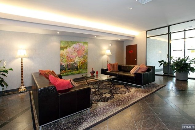 2150 Center Ave, West Fort Lee NJ  07024-5857 exterior