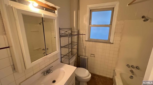 45 Park Ave, Newark NJ  07104-1043 exterior