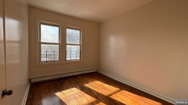 45 Park Ave, Newark NJ  07104-1043 exterior