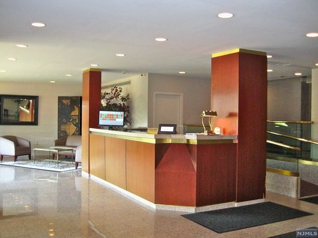 2185 Lemoine Ave, West Fort Lee NJ  07024-6010 exterior