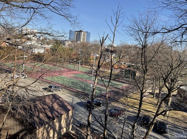 762 Charles Ct, West Fort Lee NJ  07024-2152 exterior