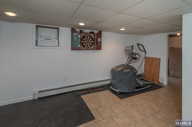 39 Rea Ave, Midland Pk NJ 07432-1930 exterior