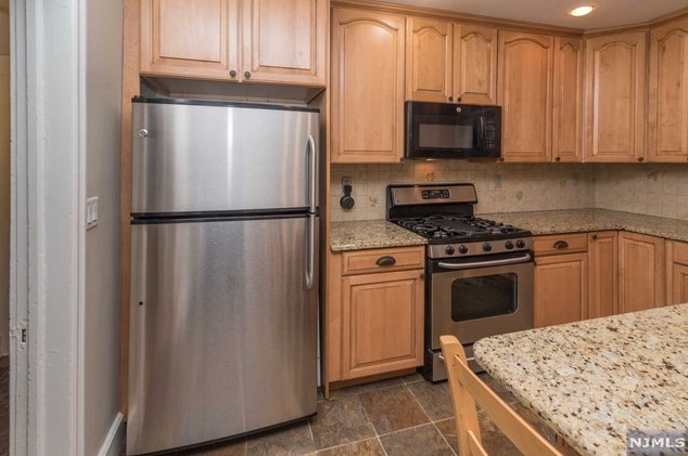 39 Rea Ave, Midland Pk NJ 07432-1930 exterior