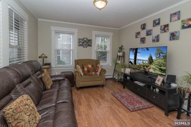 39 Rea Ave, Midland Pk NJ 07432-1930 exterior