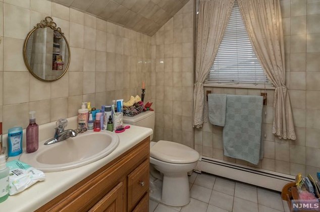 39 Rea Ave, Midland Pk NJ 07432-1930 exterior