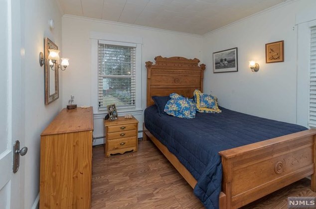 39 Rea Ave, Midland Pk NJ 07432-1930 exterior