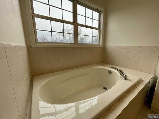 140 George Russell Way, Clifton NJ  07013-2678 exterior