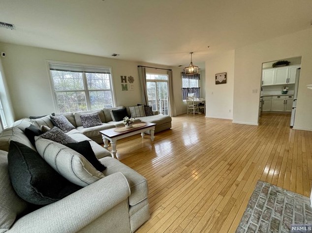 140 George Russell Way, Clifton NJ  07013-2678 exterior