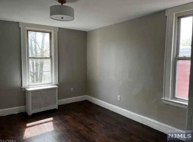 20 Huntington Ter, Newark NJ  07112-1808 exterior